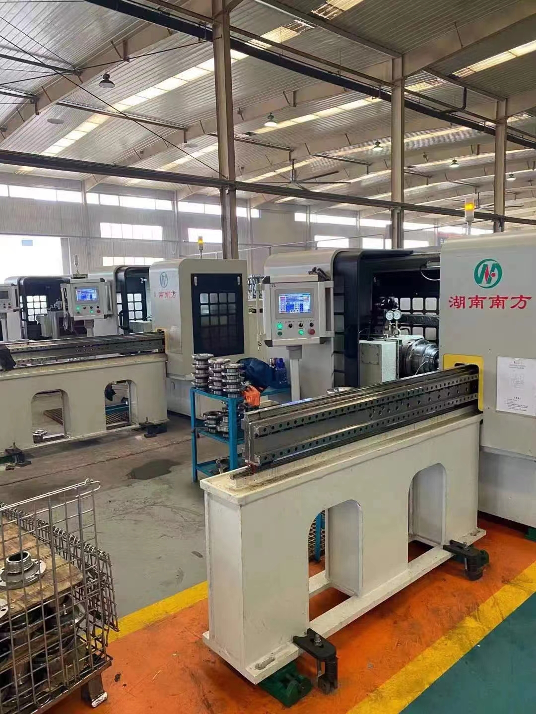 NF60圖緣叉(cha)端面齒(chi)專用卧(wo)式拉床(chuang)